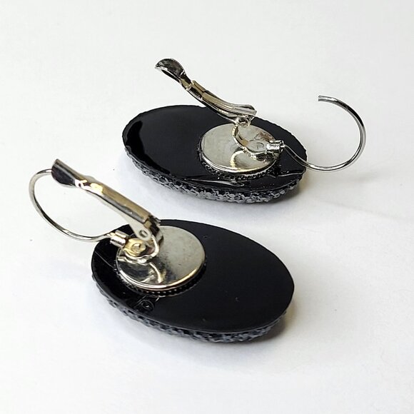 Silver Tone Oval Earrings Light Silver earrings Leverback closure - Picture 3 of 8